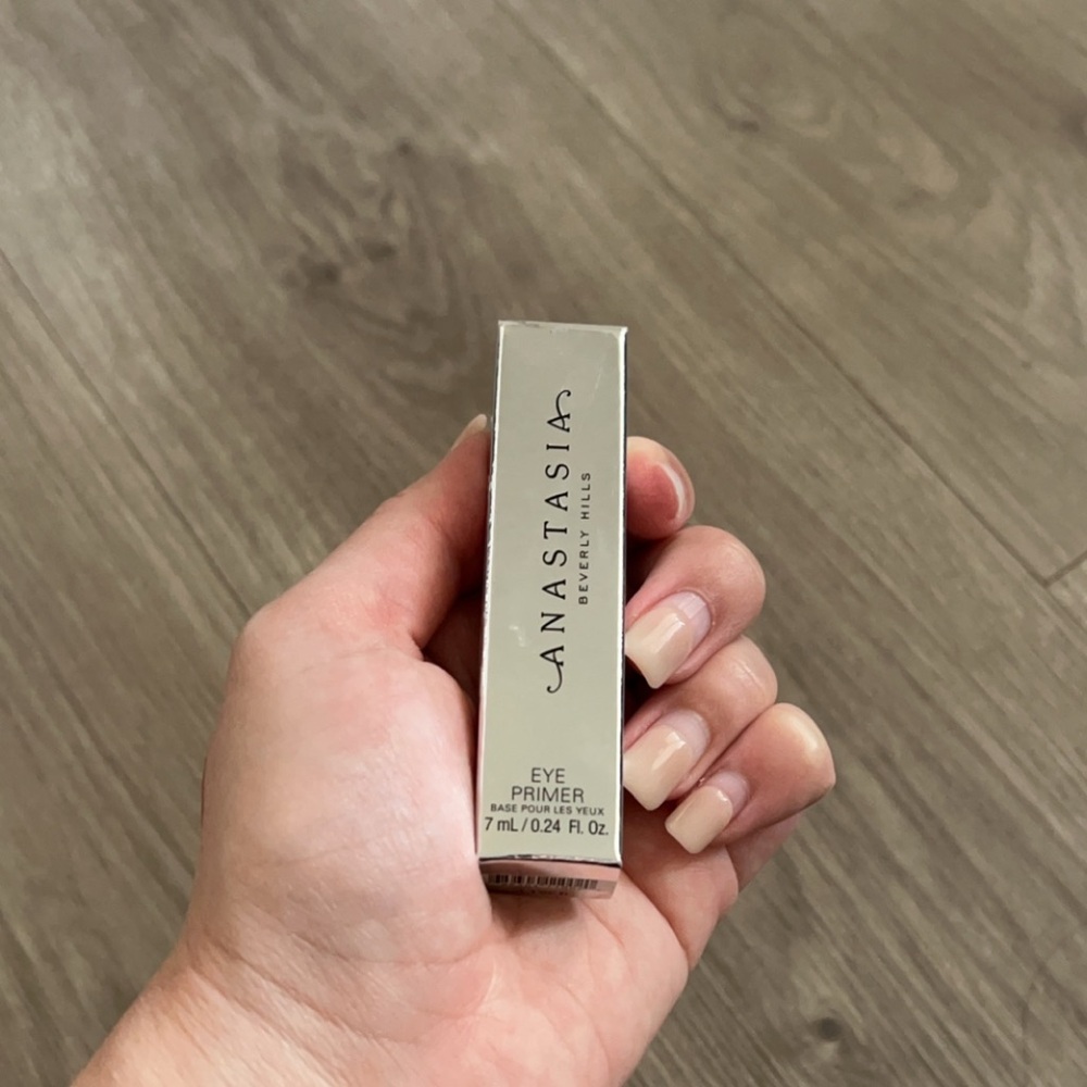 ABH eyelid primer in translucent